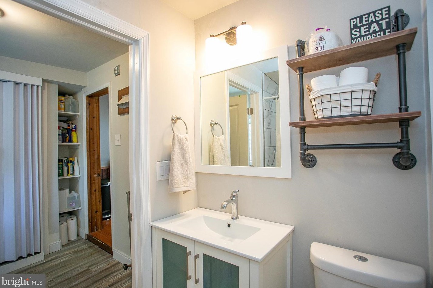 343 Delmar St, Philadelphia PA 19128-4501 exterior