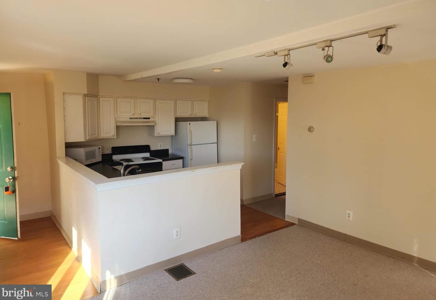 210 Shurs Ln #4, Philadelphia, PA 19127