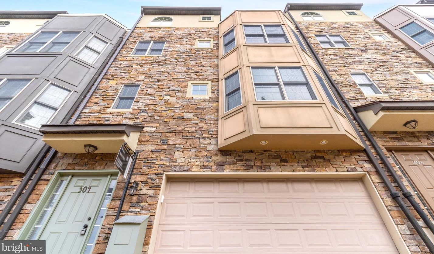 304 Dupont St, Philadelphia, PA 19128-4711