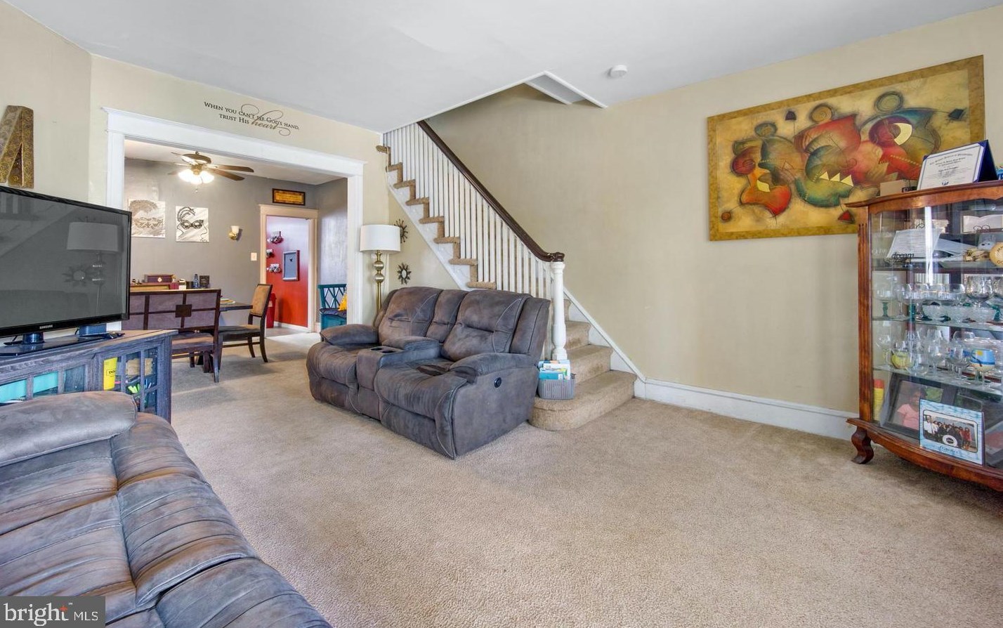 1141 Sanger St, Philadelphia, PA 19124-1130