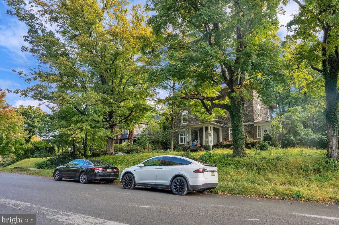 352 Pelham Rd, Philadelphia, PA 19119-3110