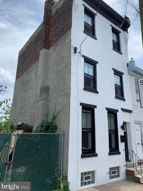 2257 N Lawrence St, Philadelphia, PA 19133