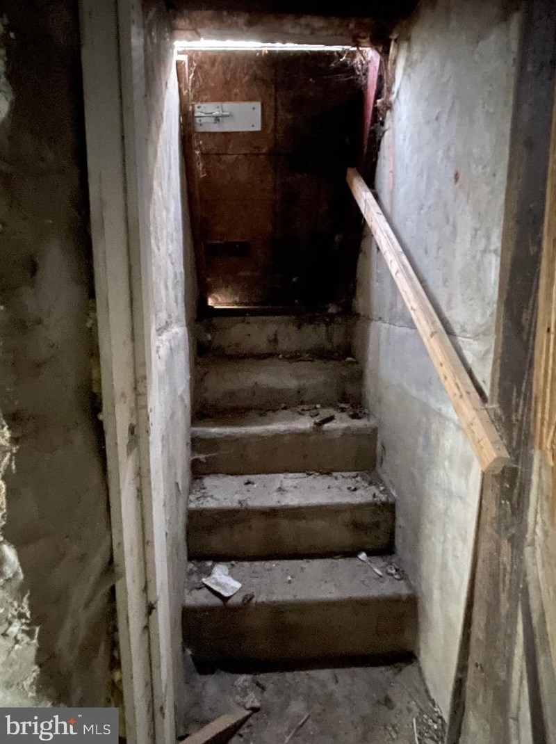 2094 Albright St, Philadelphia PA 19134-2101 exterior