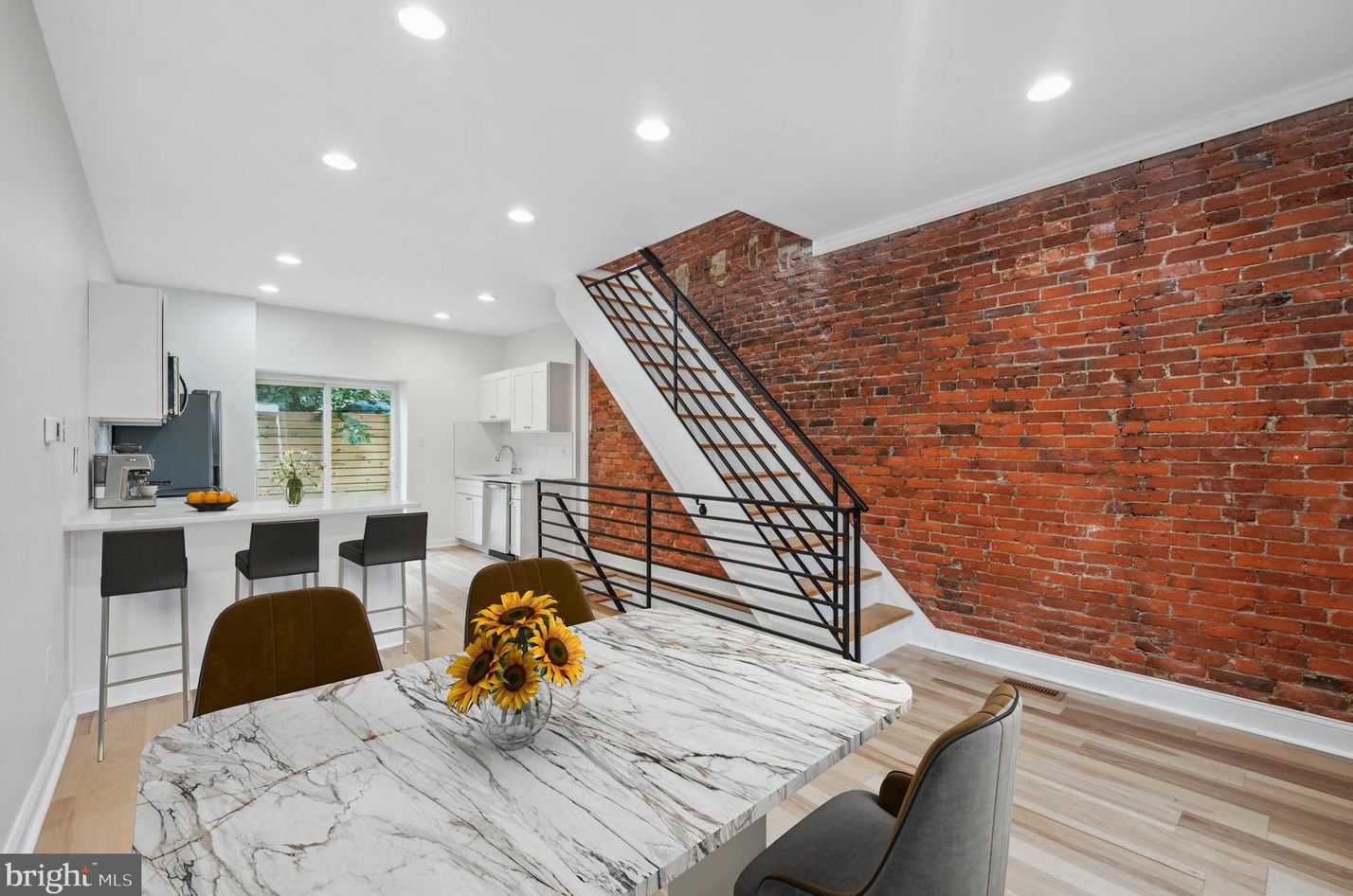 1839 Mountain St, Philadelphia, PA 19145-1412