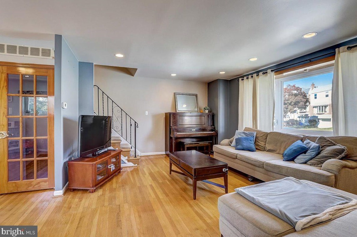 3364 Kayford Cir, Philadelphia PA 19114-1602 exterior