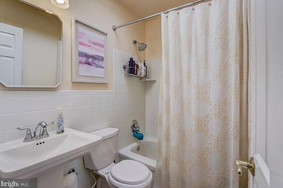 3364 Kayford Cir, Philadelphia PA 19114-1602 exterior