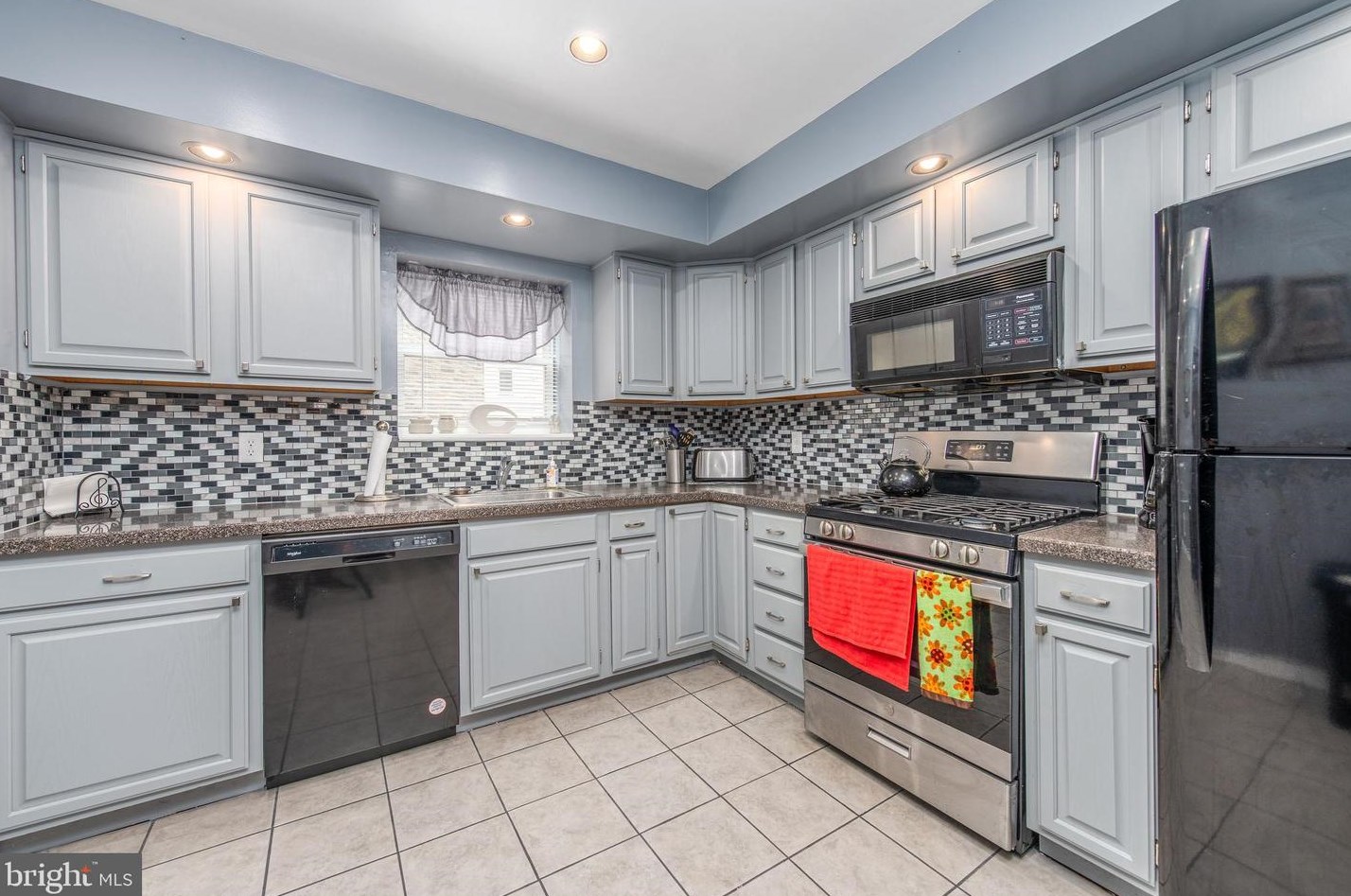 1743 Moyamensing Ave, Philadelphia PA  19148-1940 exterior
