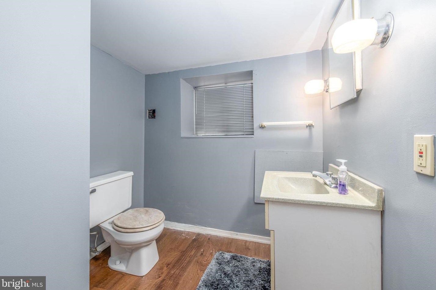 1743 Moyamensing Ave, Philadelphia PA  19148-1940 exterior