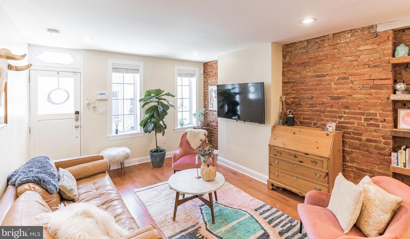 1424 S Clarion St, Philadelphia, PA 19147