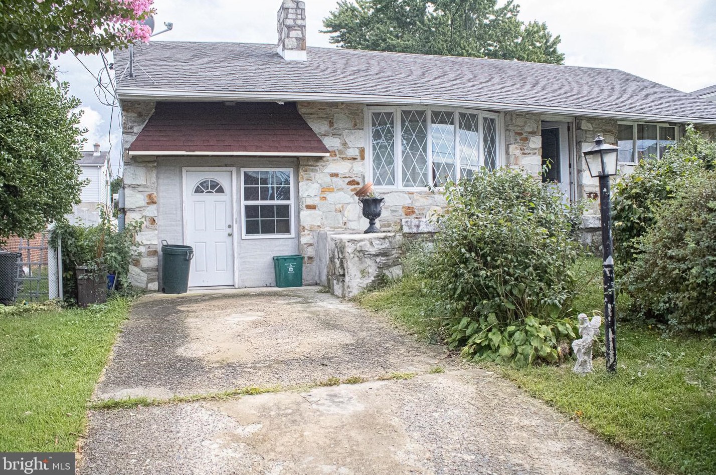 9329 Gillespie St, Philadelphia, PA 19114-3921