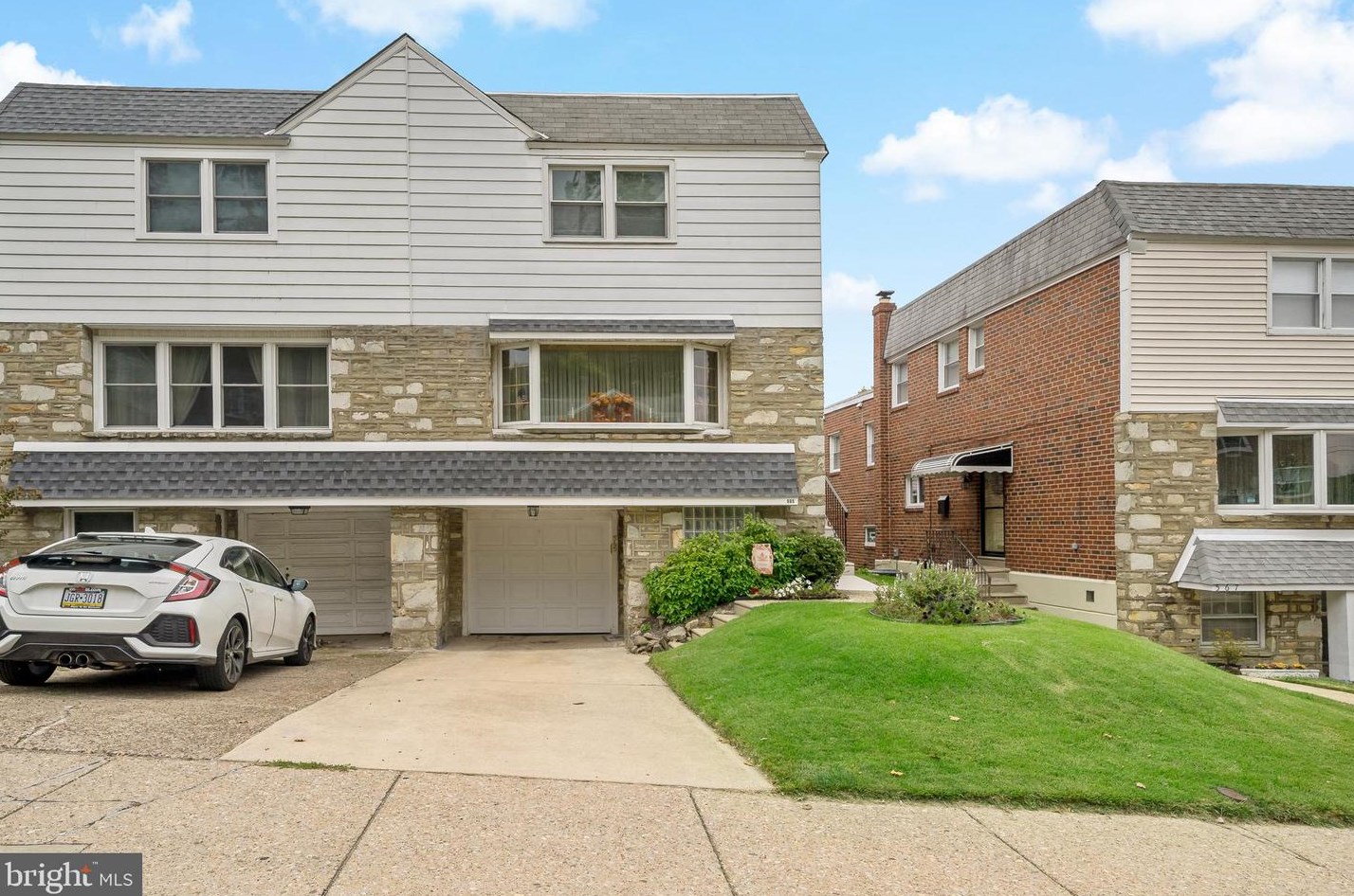 565 Livezey St, Philadelphia, PA 19128-2421