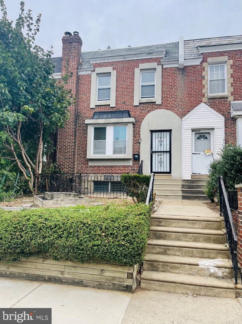 6728 Kindred St, Philadelphia, PA 19149-2203