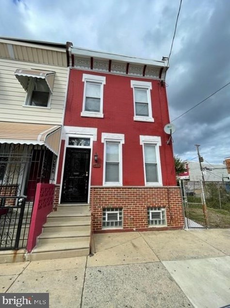 723 Huntingdon St, Philadelphia, PA 19133-2215