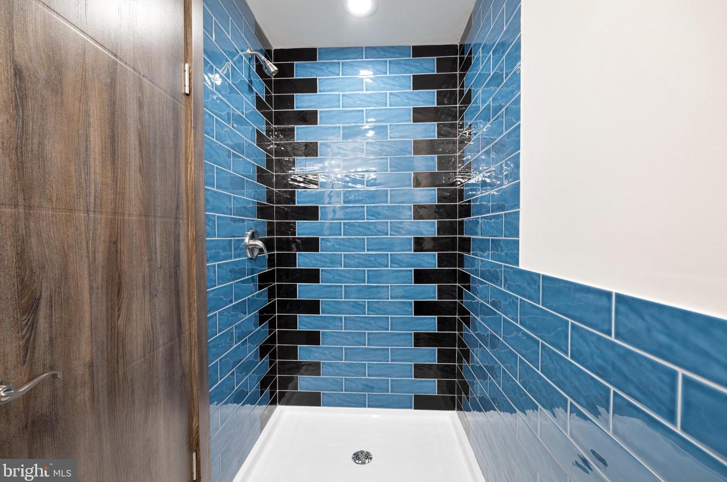 5829 Woodcrest Ave, Philadelphia PA  19131-2214 exterior