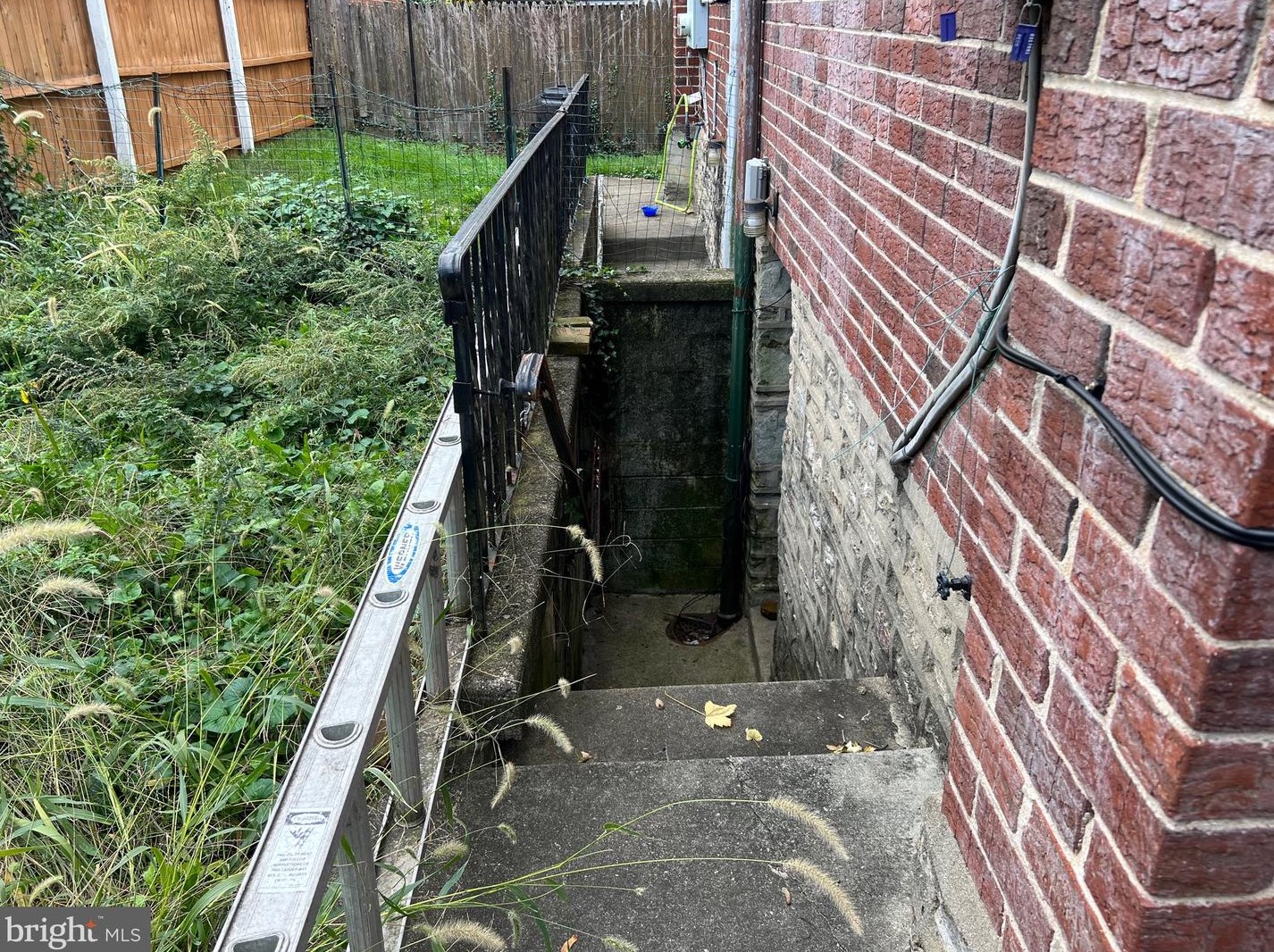 409 Passmore St, Philadelphia PA 19111-5225 exterior