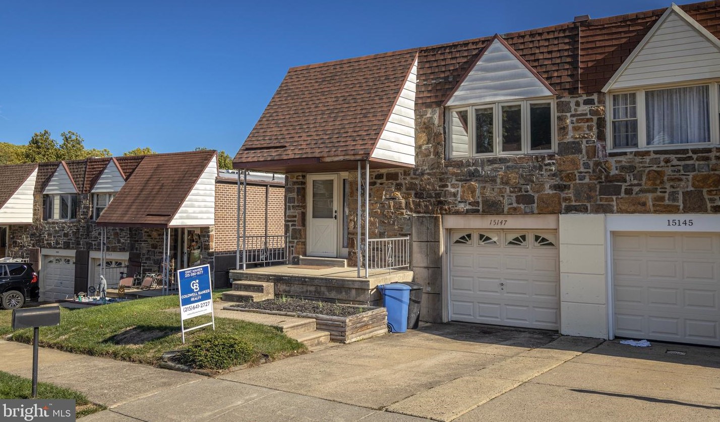 15147 Ina Dr, Philadelphia, PA 19116-1451