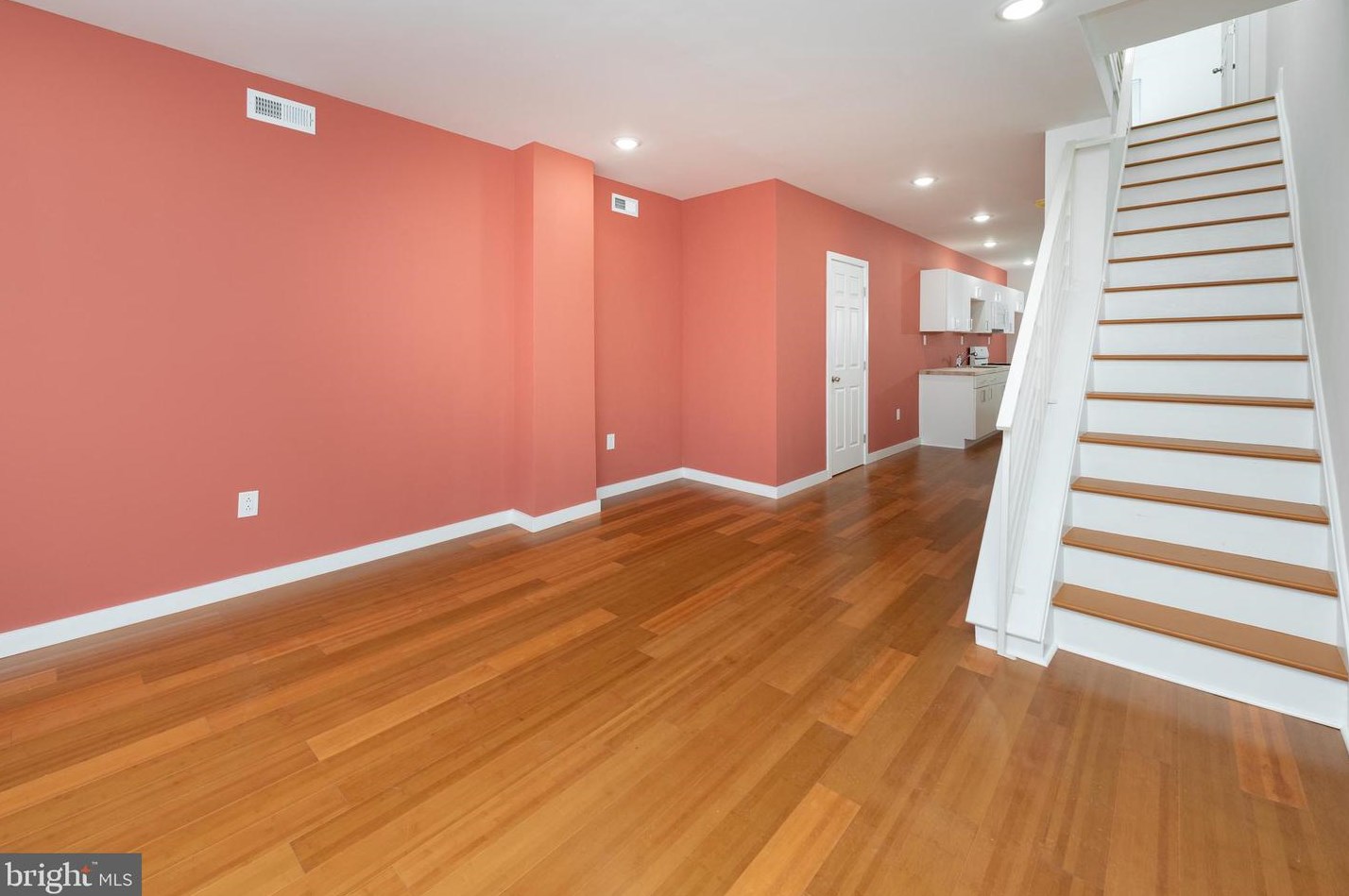 1910 Clarence St, Philadelphia, PA 19134-2017