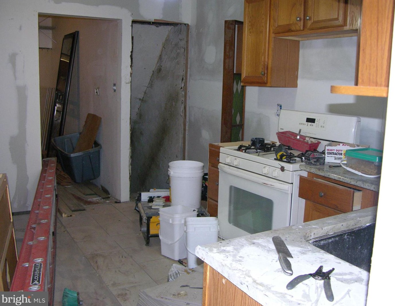 2003 Ontario St, Philadelphia PA  19140-4820 exterior