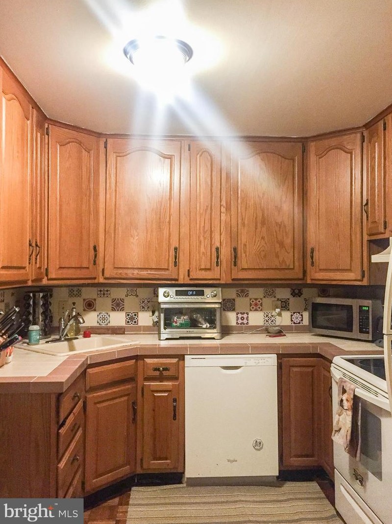 1136 South St # A, Philadelphia, PA