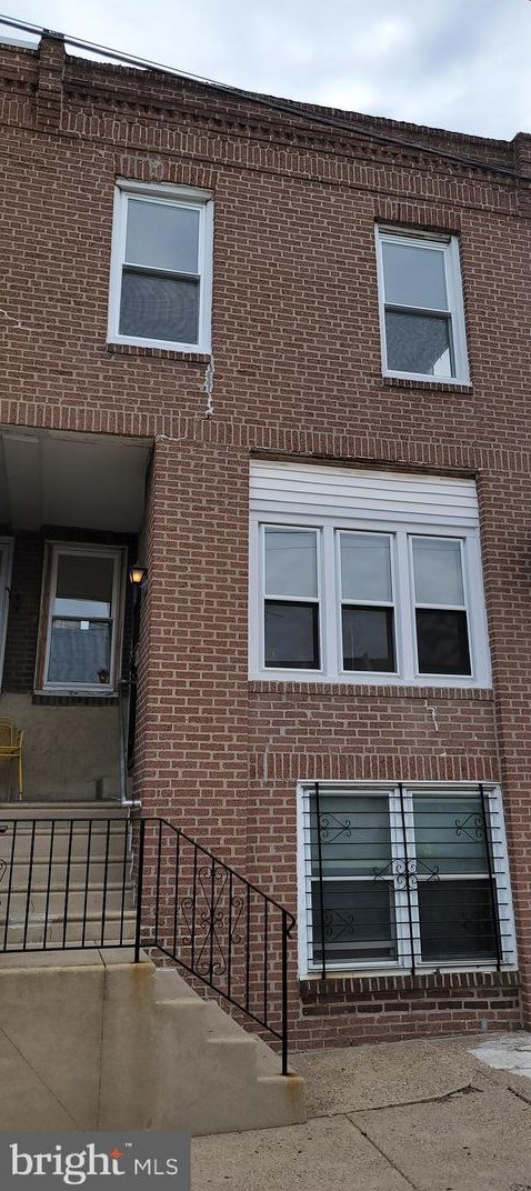 2033 S 69th St, Philadelphia, PA 19142