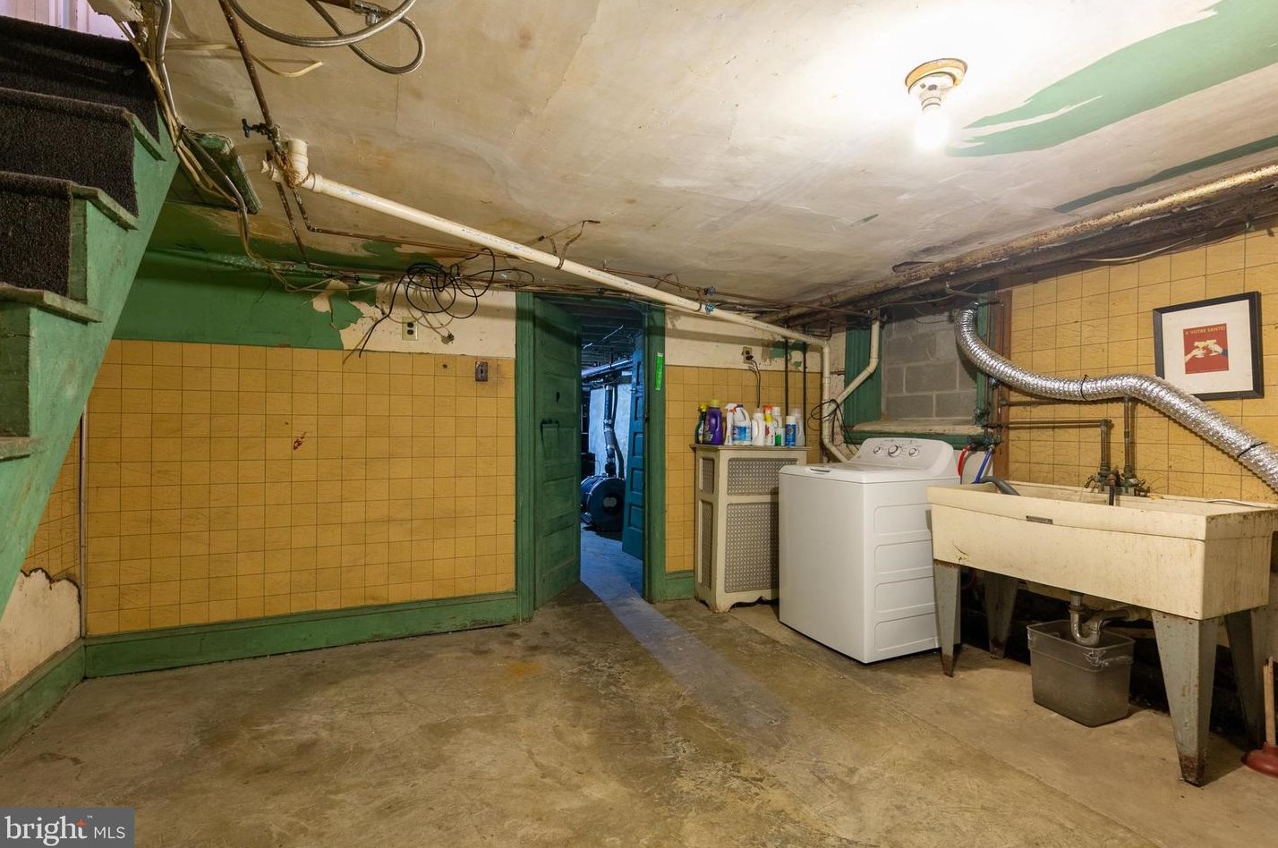 230 46 St, Philadelphia PA 19139-2808 exterior