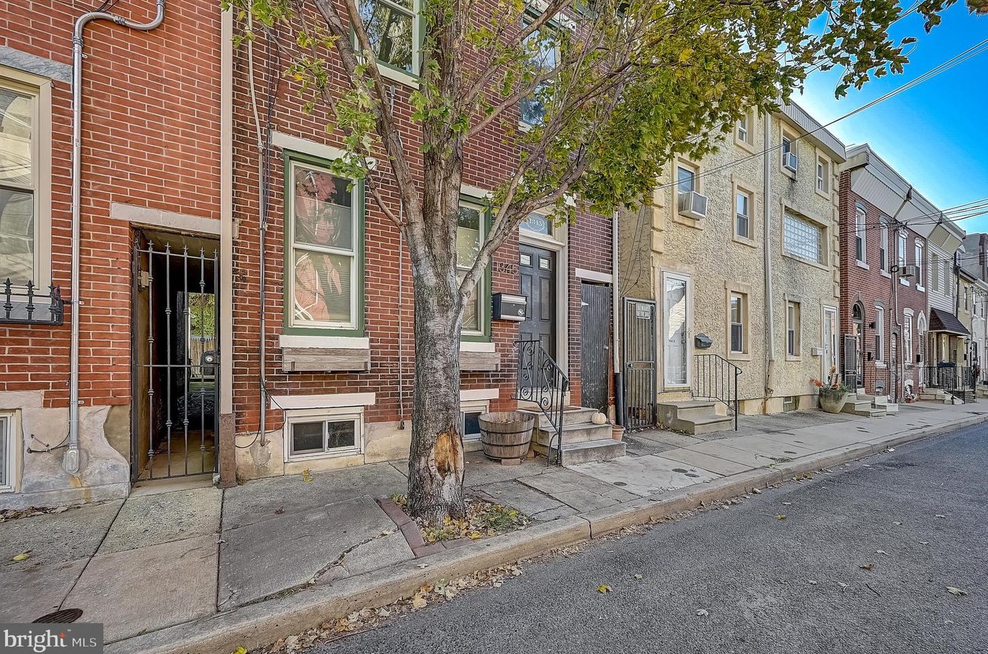 1345 Oxford St, Philadelphia, PA 19125-3216