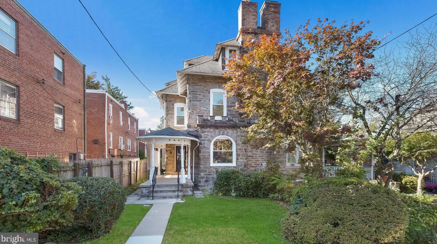 7804 Ardleigh St, Philadelphia, PA 19118