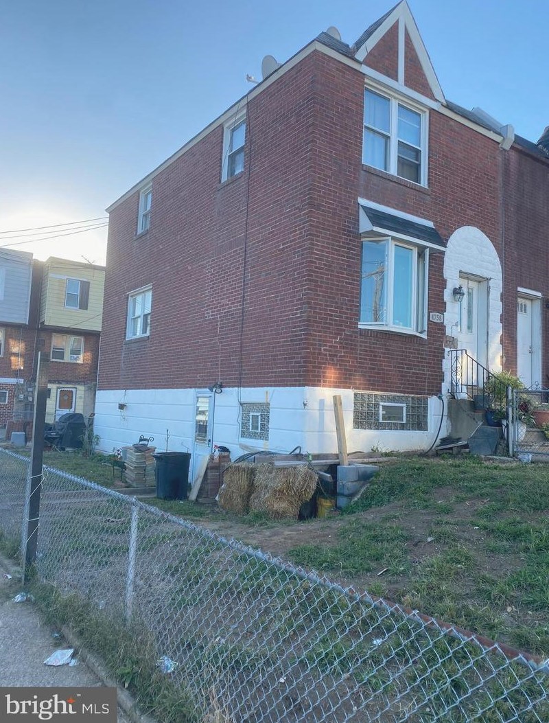 4758 Meridian St, Philadelphia, PA 19136-3311