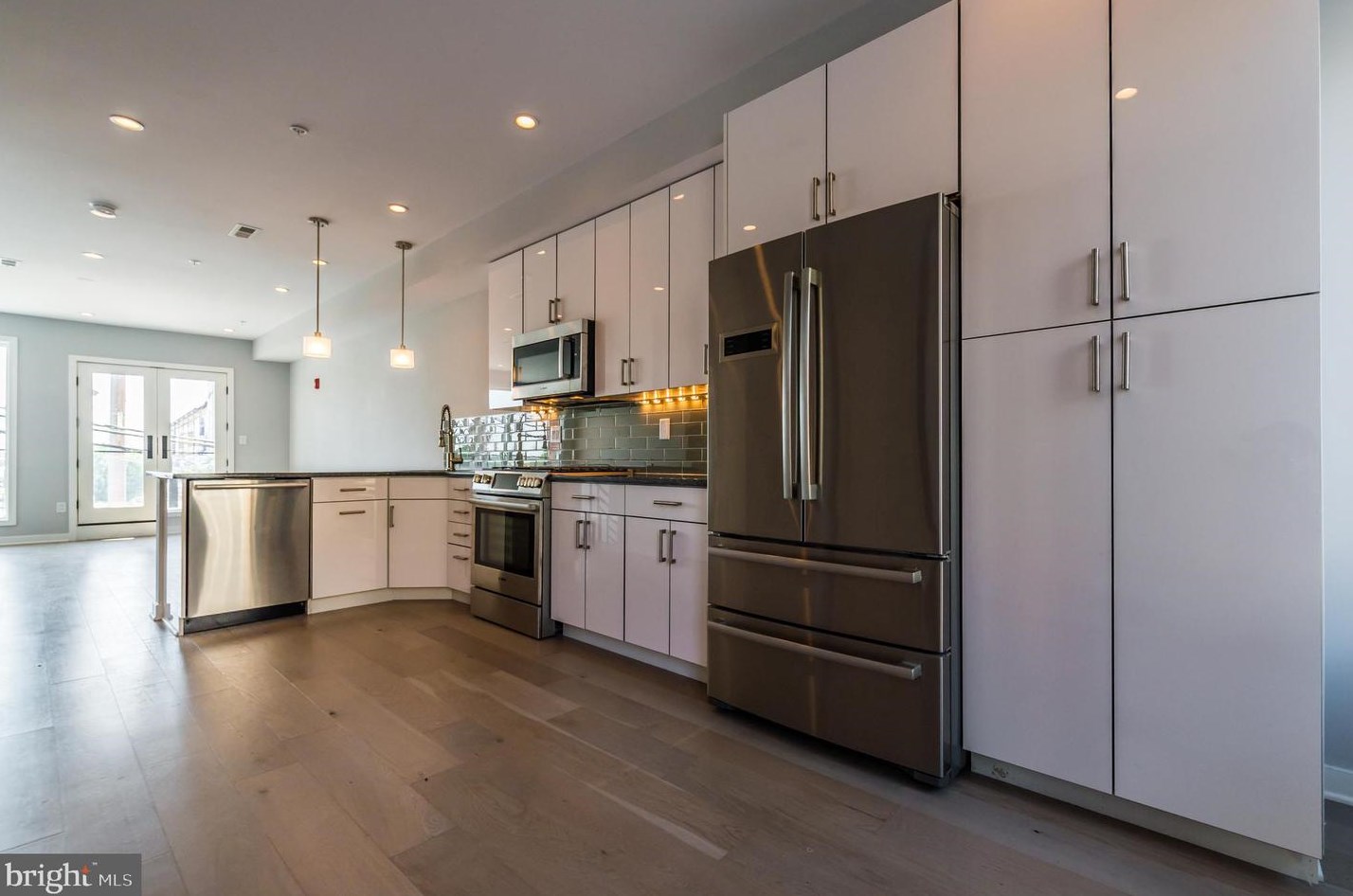 345 N Front St #a, Philadelphia, PA 19106