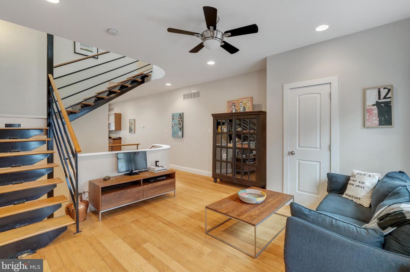 747 S 20th St, Philadelphia, PA 19130