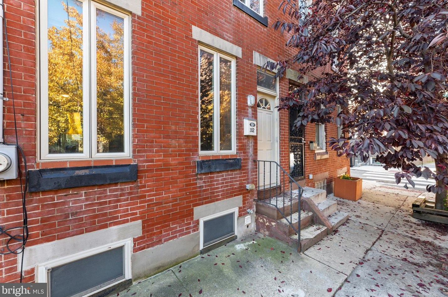 312 Cambridge St, Philadelphia, PA 19123-1547
