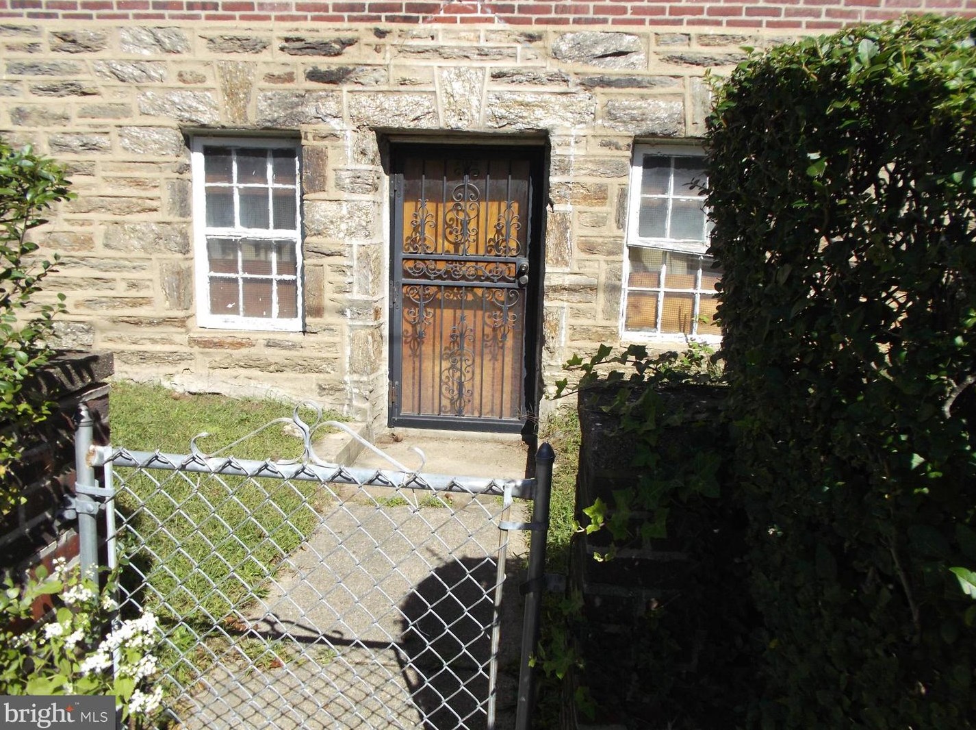 1501 Walnut Ln, Philadelphia PA 19144-3204 exterior