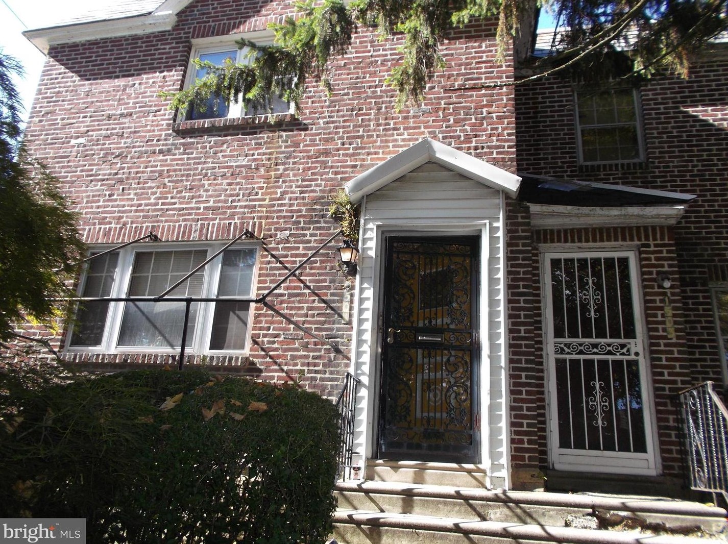 1501 Walnut Ln, Philadelphia PA 19144-3204 exterior