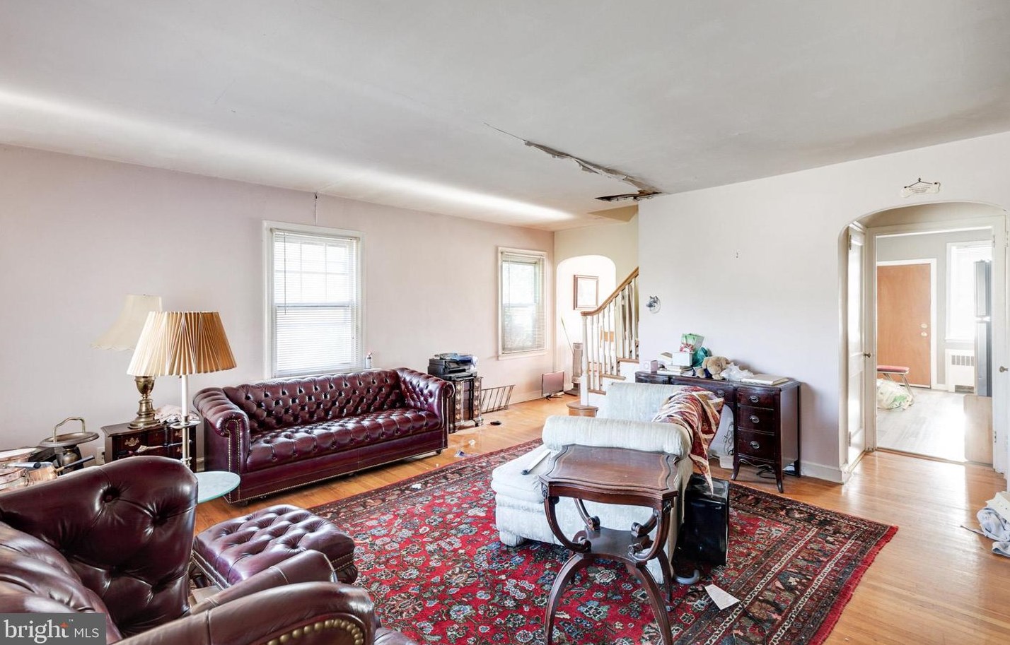360 Montana St, Philadelphia, PA 19119-2009