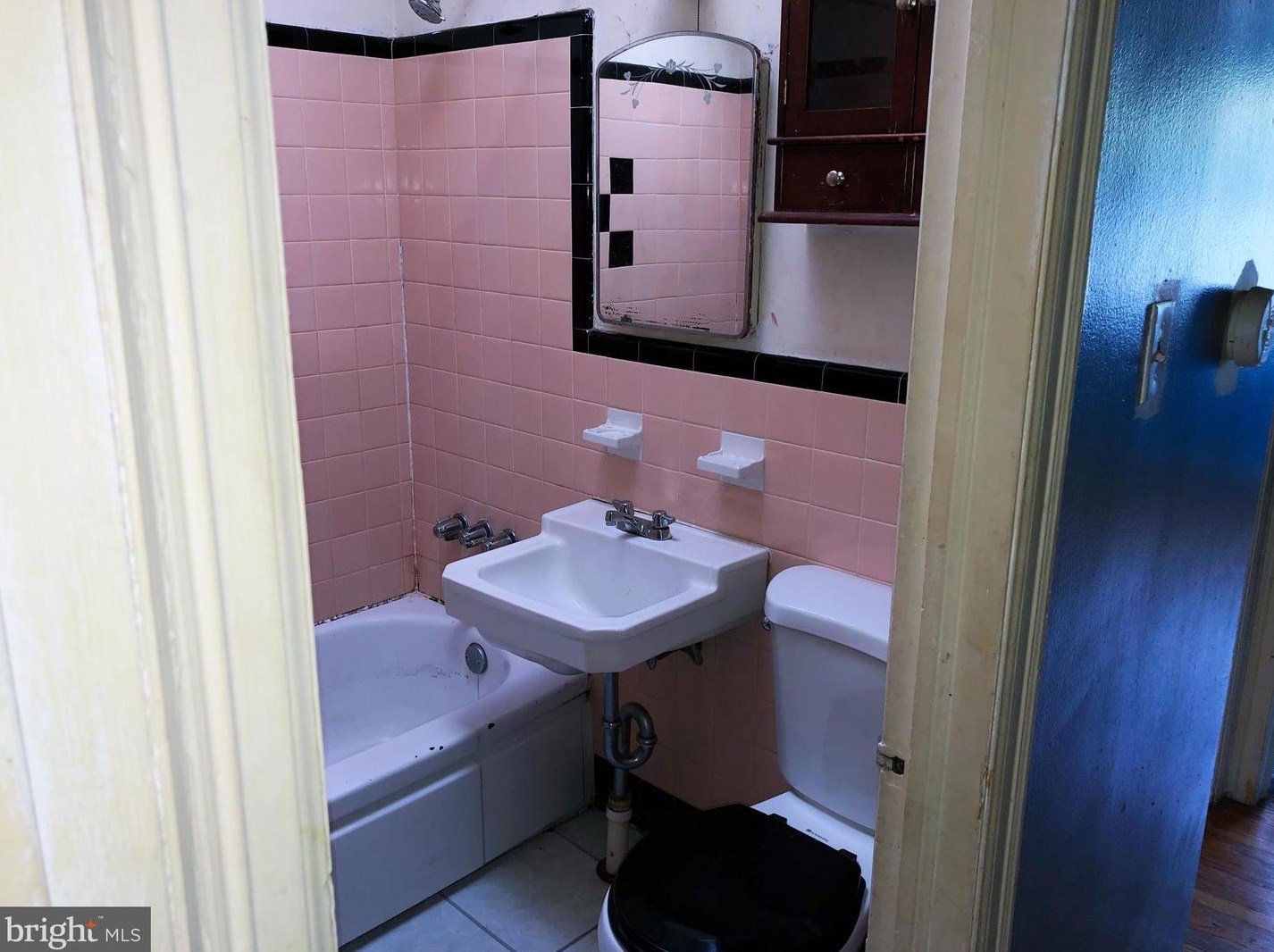 1816 Sanger St, Philadelphia PA 19124-1228 exterior