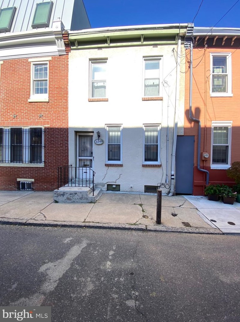 2249 Pemberton St, Philadelphia, PA 19146-1140