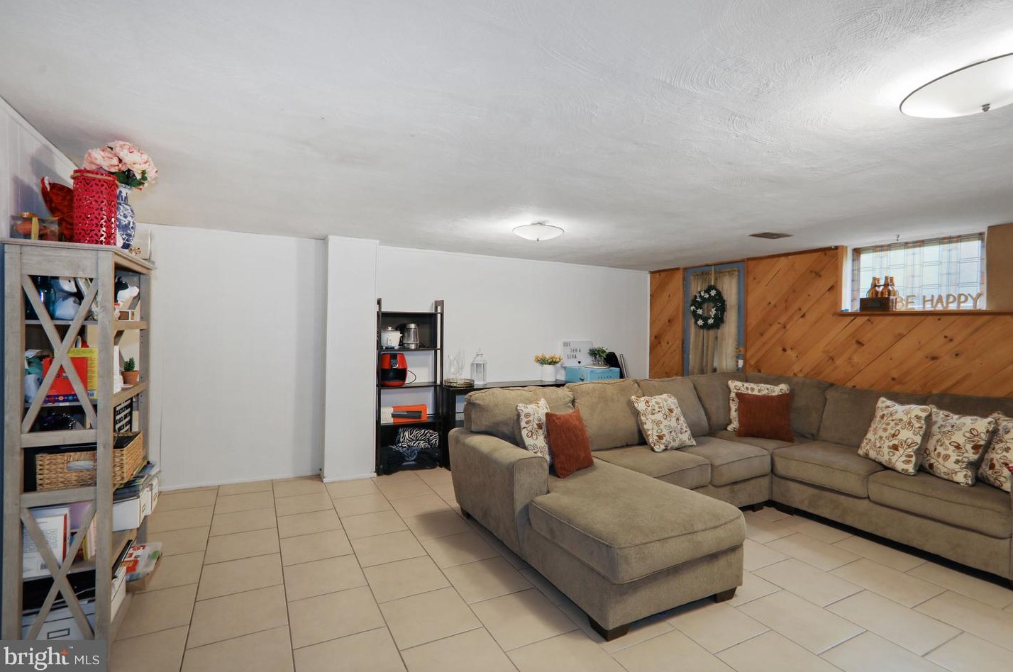 528 Wartman St, Philadelphia PA  19128-3237 exterior