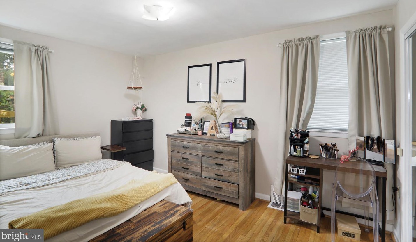 528 Wartman St, Philadelphia PA  19128-3237 exterior