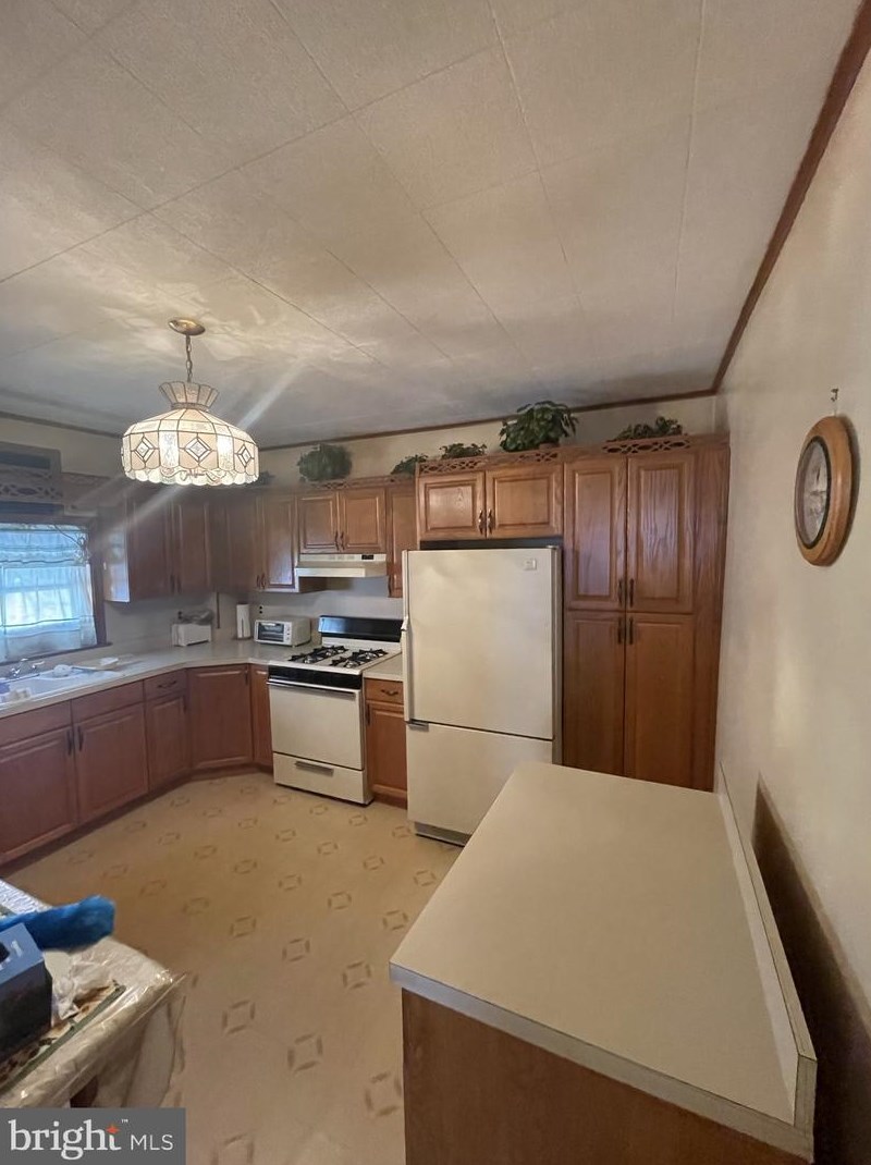 1415 Imogene St, Philadelphia PA 19124-3913 exterior