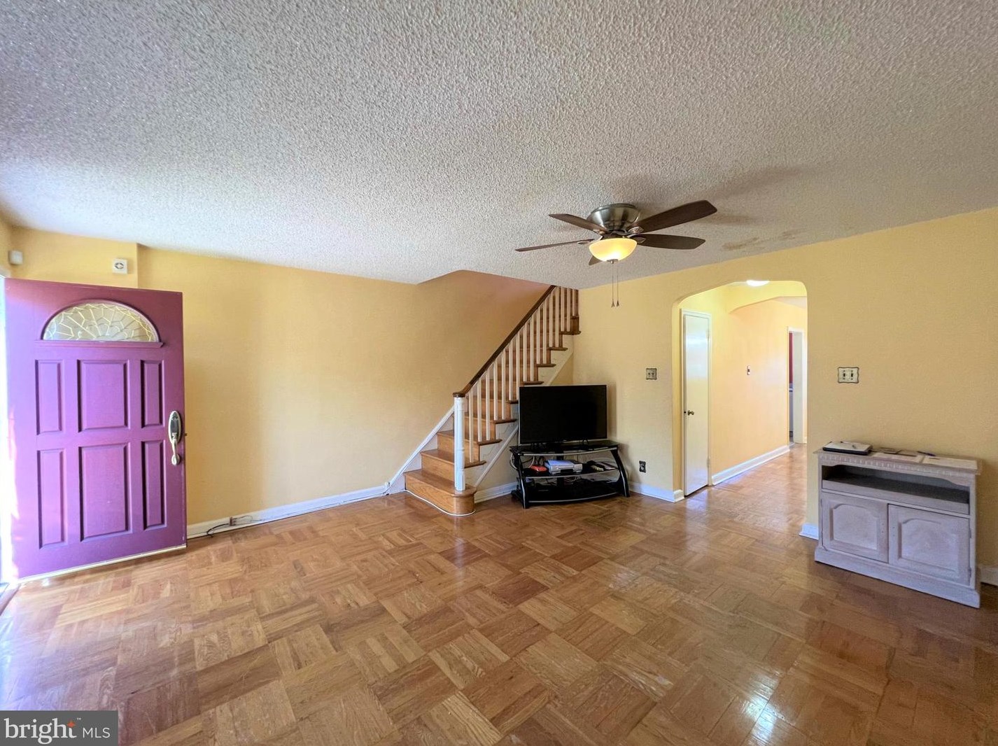 6137 Warnock St, Philadelphia, PA 19141-3813