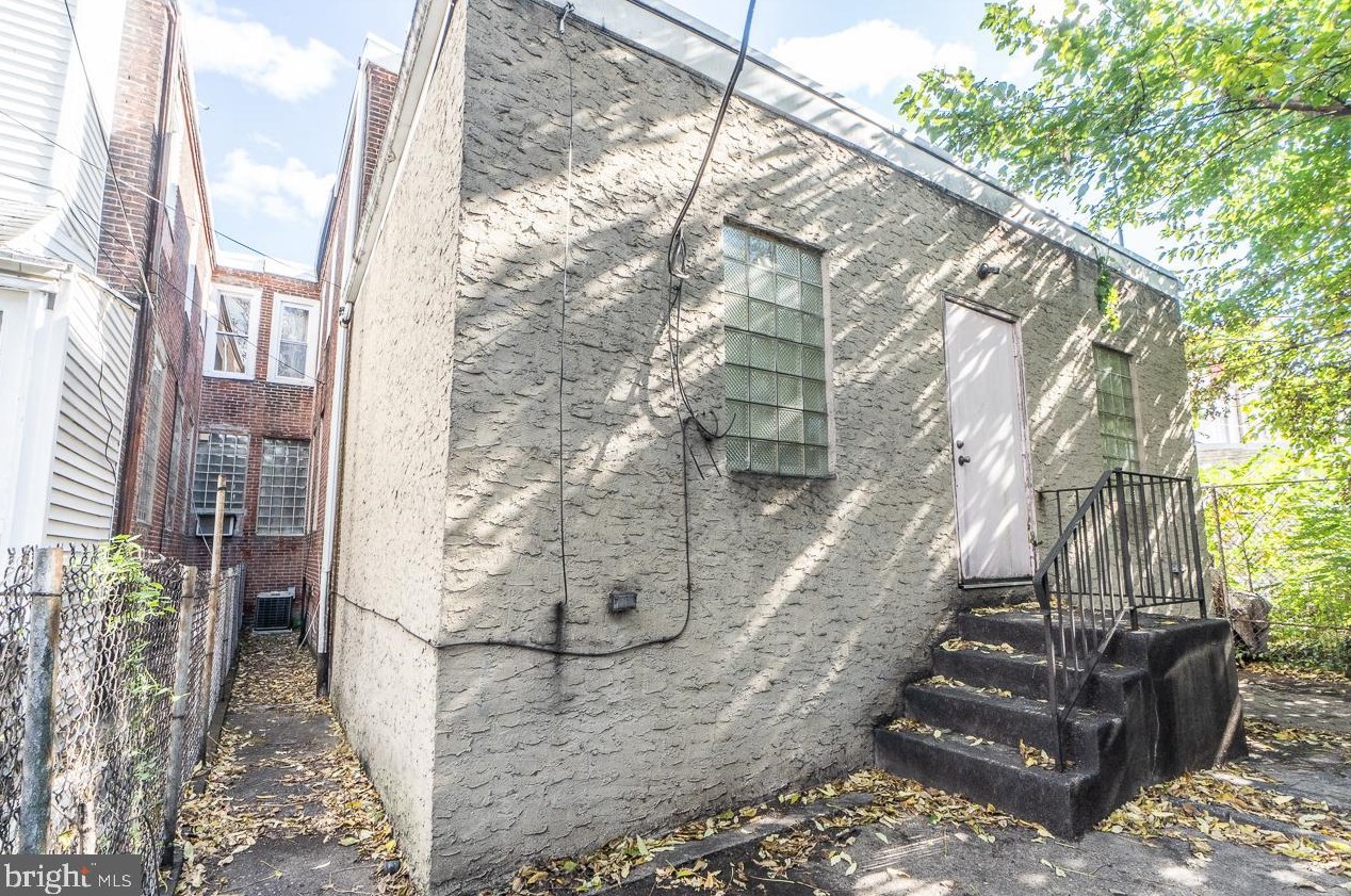 2248 Allegheny Ave, Philadelphia PA 19134-2237 exterior
