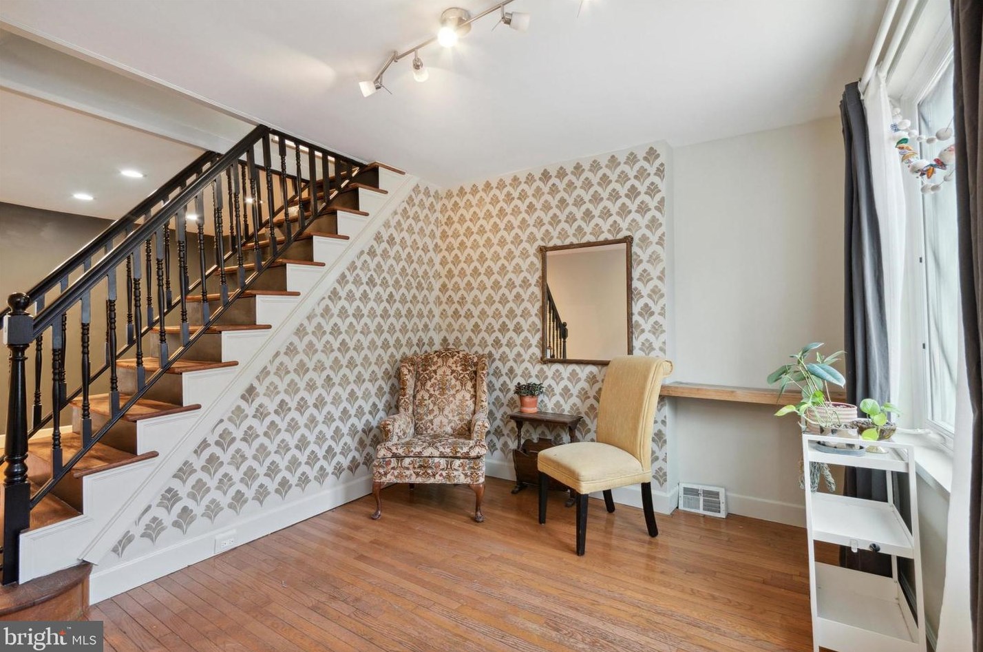 833 Almond St, Philadelphia, PA 19125-3510