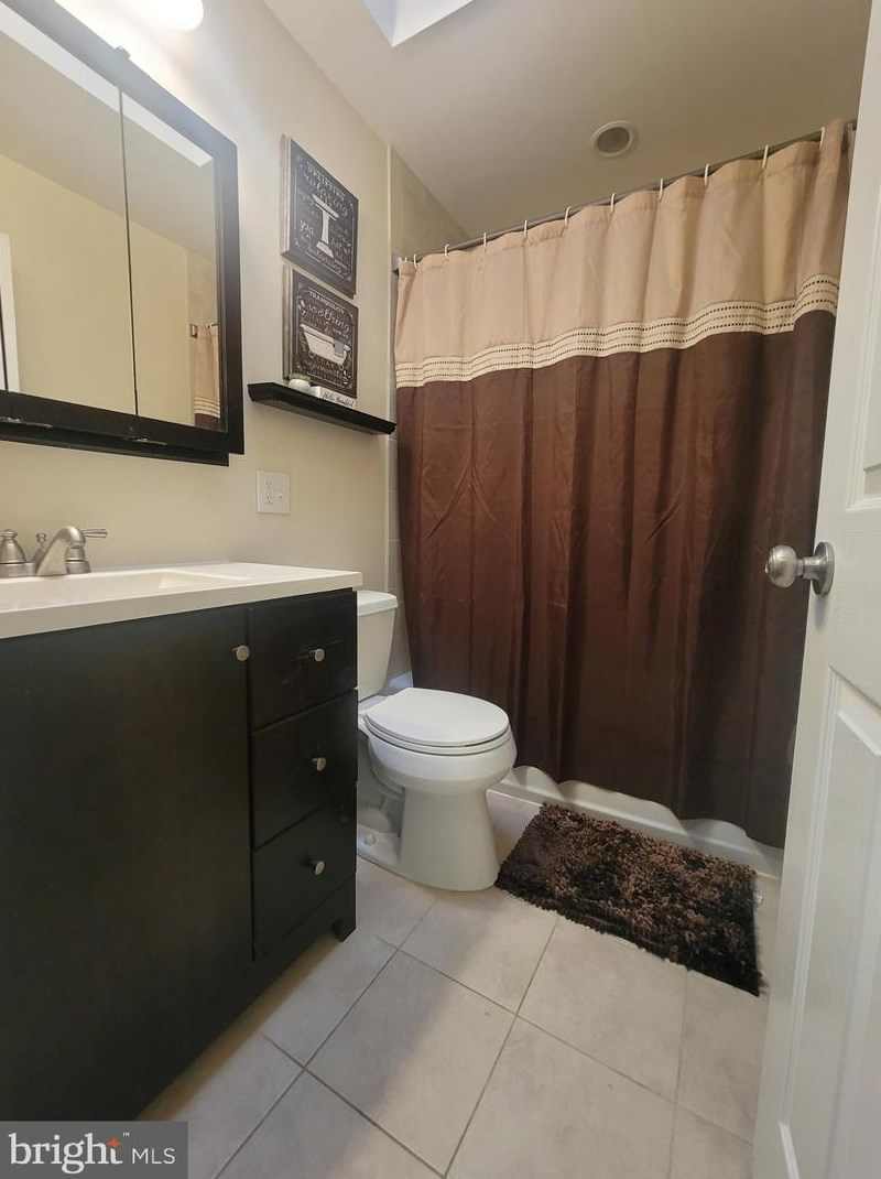 12044 Covert Rd, Philadelphia PA 19154-2707 exterior