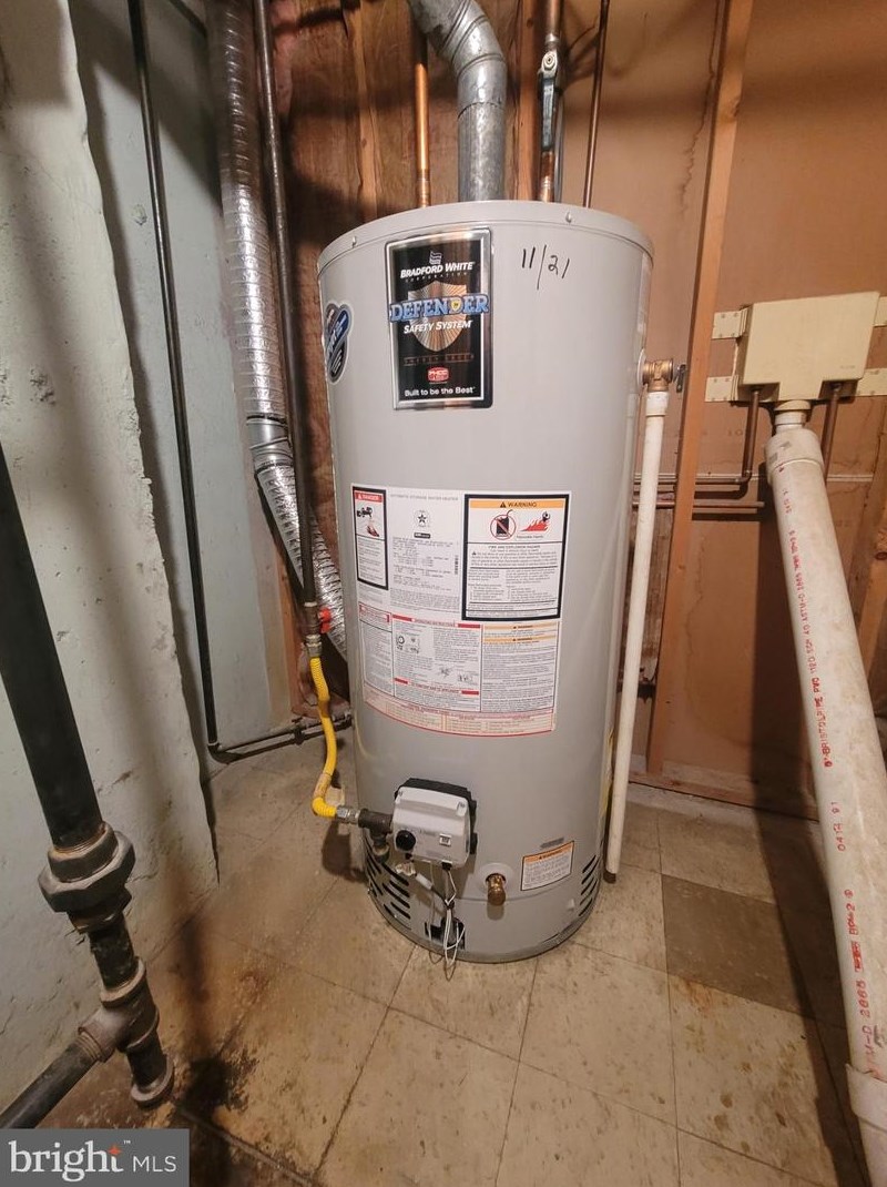 12044 Covert Rd, Philadelphia PA 19154-2707 exterior