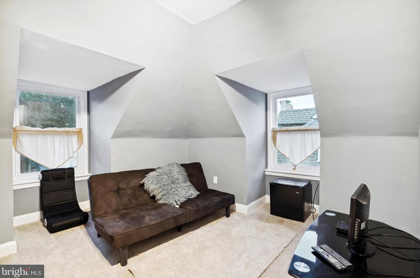 109 Washington Ln, Philadelphia PA 19138-1059 exterior