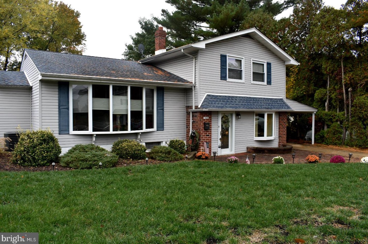 1026 Bloomfield Ave, Philadelphia, PA 19115-4831