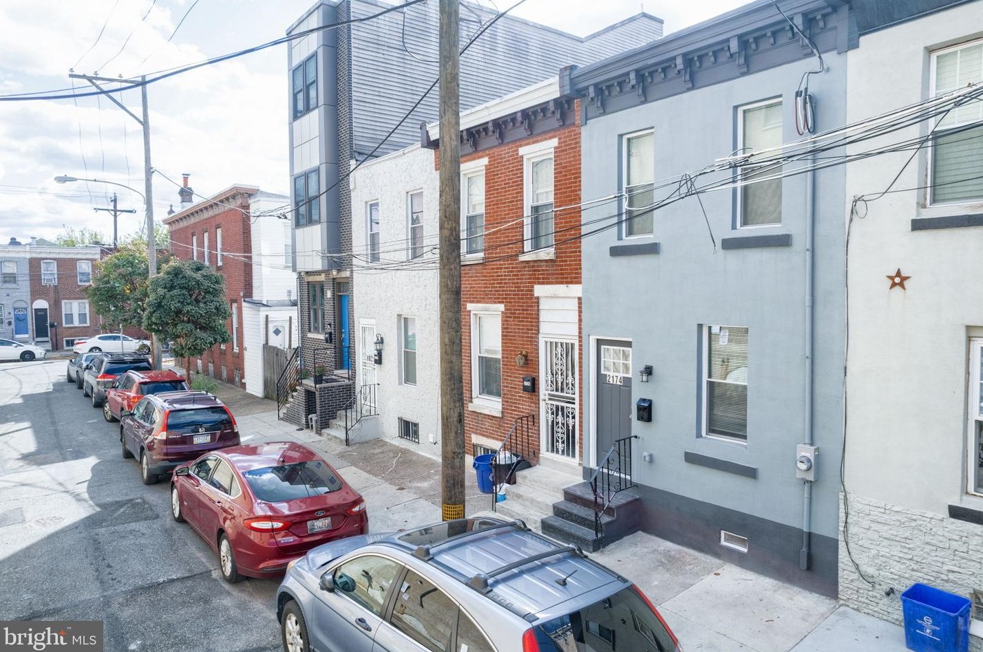 2174 Oakdale St, Philadelphia, PA 19125-1801