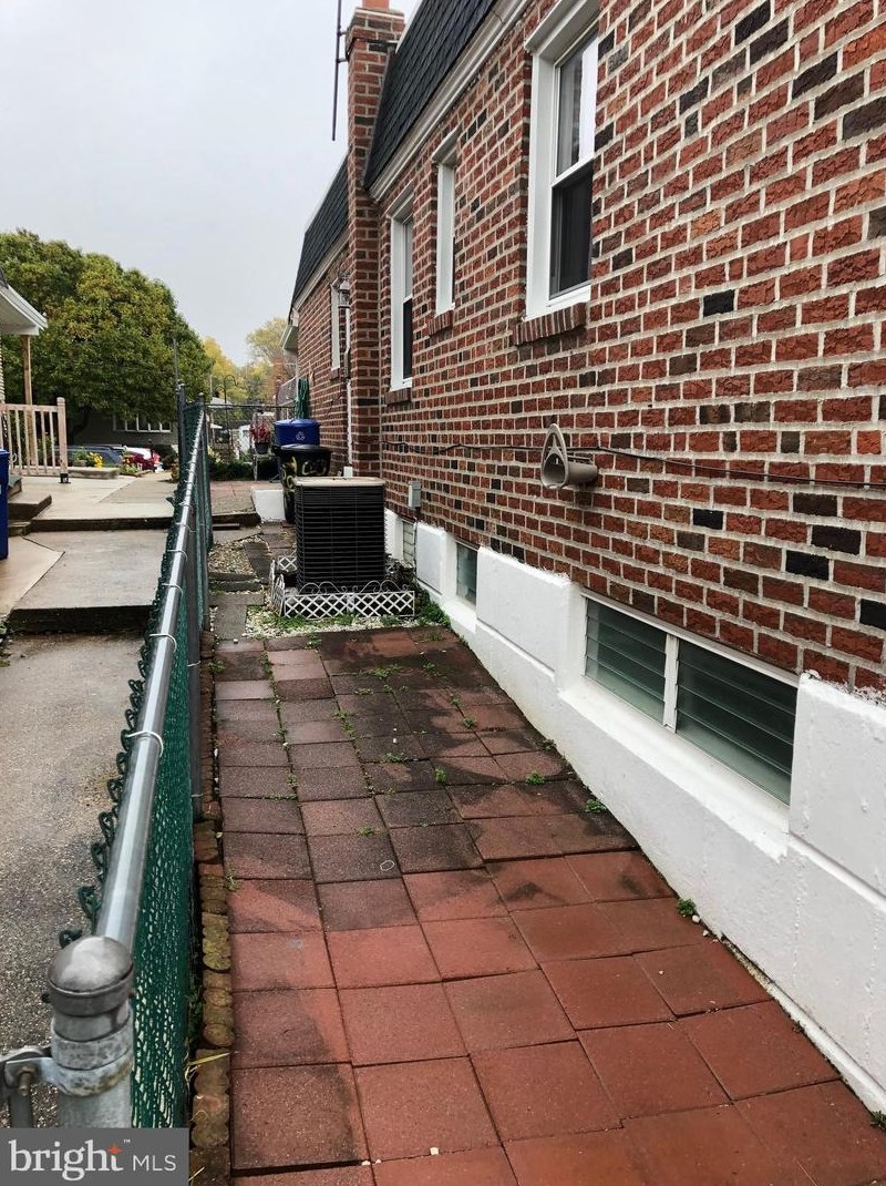 8550 Tolbut St, Philadelphia, PA 19152