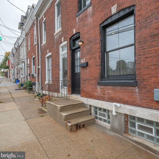 427 Shurs Ln, Philadelphia, PA 19128
