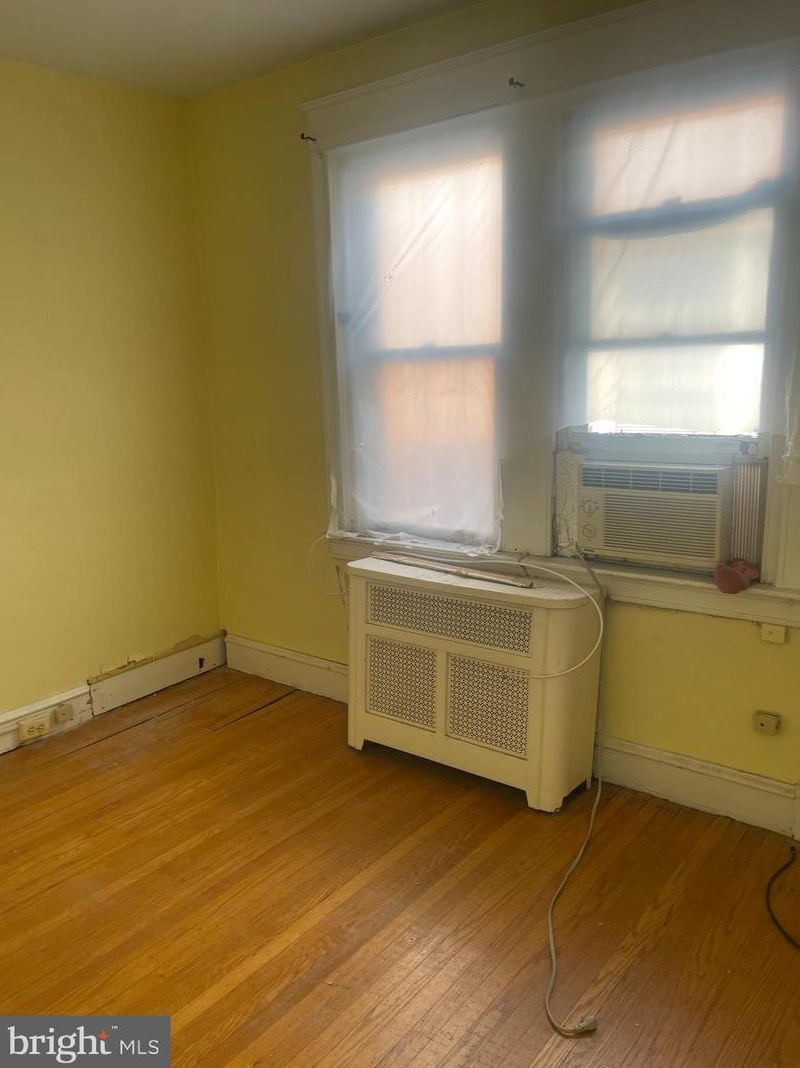 5703 Woodcrest Ave, Philadelphia PA  19131-2224 exterior